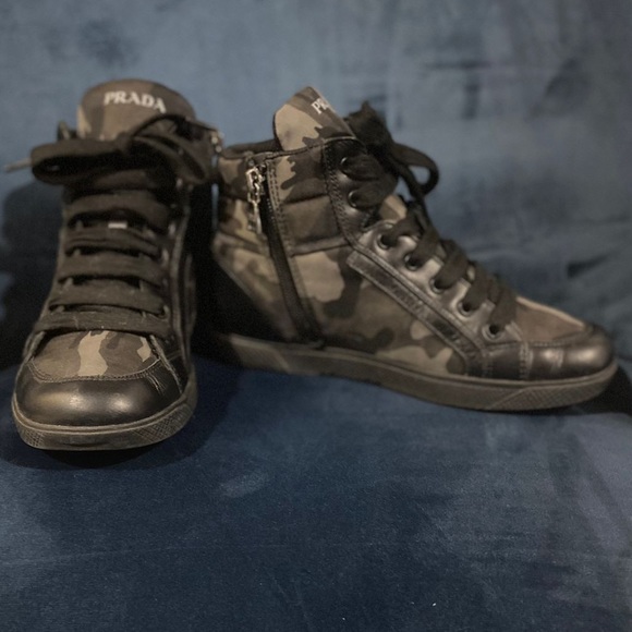 Boys Prada Camo print high tops - Picture 2 of 7